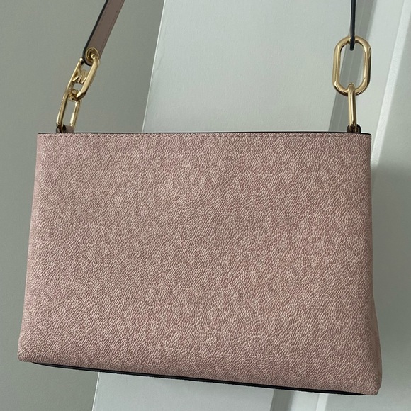 Michael Kors purse - Picture 3 of 6